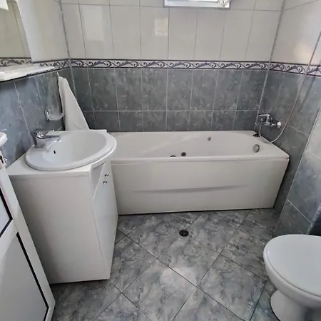 招待所 Art Rozalia 拉夫达