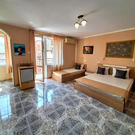 招待所 Art Rozalia 3*