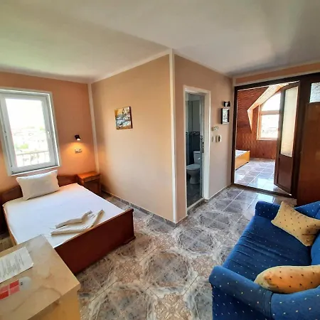 招待所 Art Rozalia