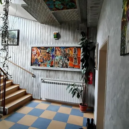 בית הארחה Art Rozalia רבדה